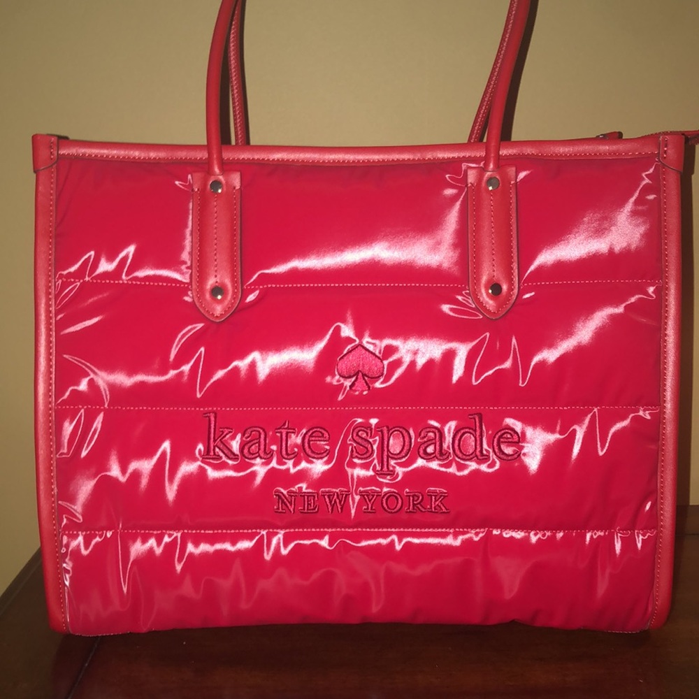 Kate Spade Ella Extra Large Red Puffer Bag and Round Zip Key Change Box❤️